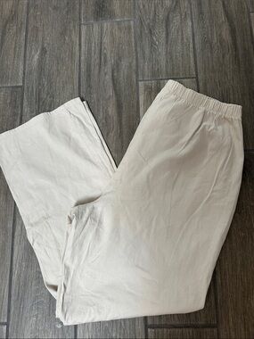 Level Eight cream colored pull on cotton pants size 1x. 2 front pockets.